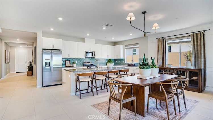 17526 Bassets St, Hesperia, CA 92345