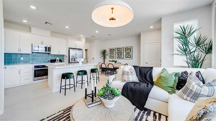 2673 Cloudview Privado, Ontario, CA 91761