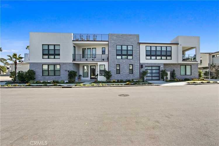 208 Ocean Place, Seal Beach, CA 90740