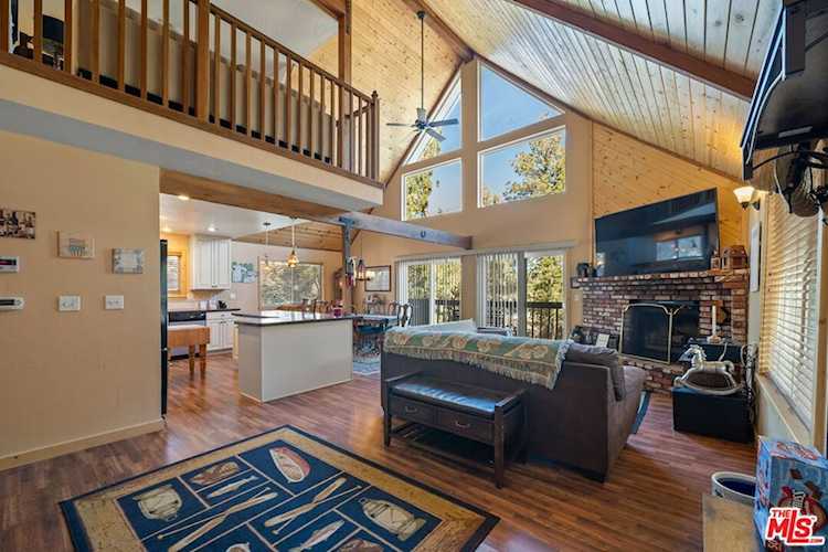 1037 H Ln, Big Bear City, CA 92314