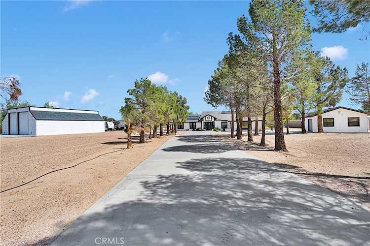 37077 Coyote Lake, Newberry Springs, CA 92365