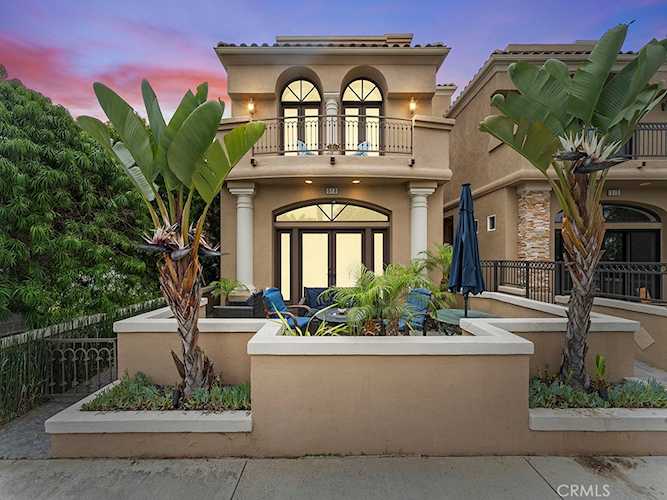 513 Pecan Ave, Huntington Beach, CA 92648