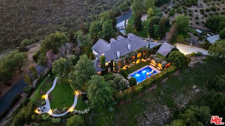 13418 Nightsky Dr, Camarillo, CA 93012