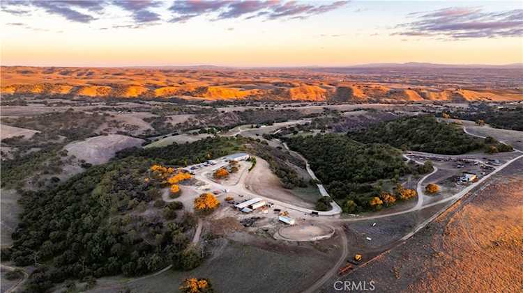 4265 Nickel Creek Rd, San Miguel, CA 93451