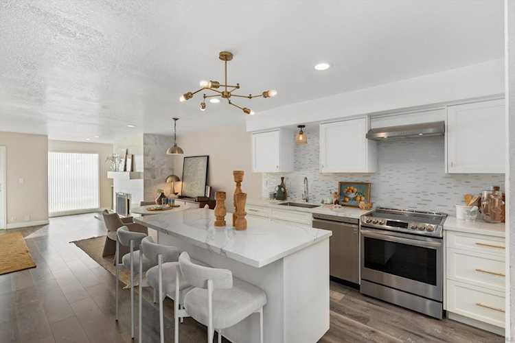 1913 Alga Rd #A, Carlsbad, CA 92009