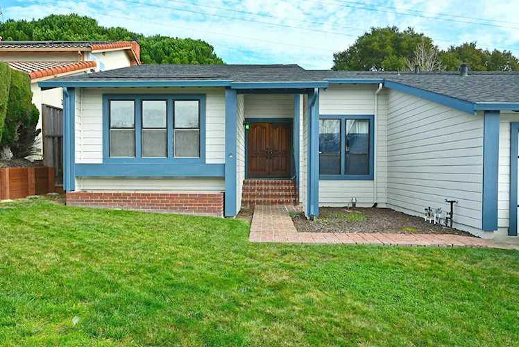 17764 Columbia Dr, Castro Valley, CA 94552-1753