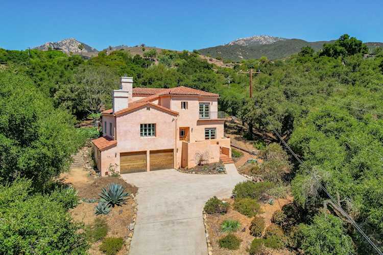 718 Las Canoas Place, Santa Barbara, CA 93105