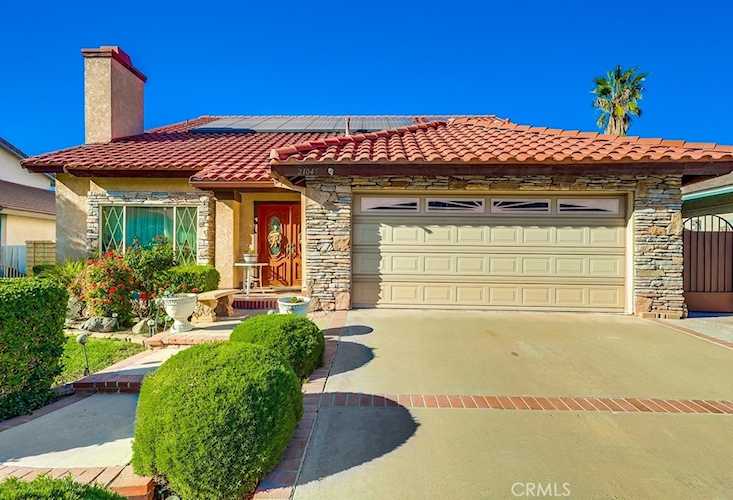 21045 Susan Carole, Saugus, CA 91350