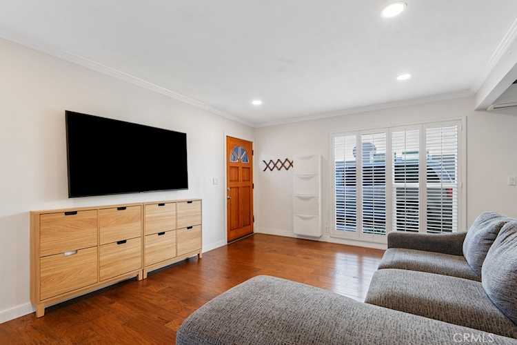 10403 Stratton Ct, Cypress, CA 90630