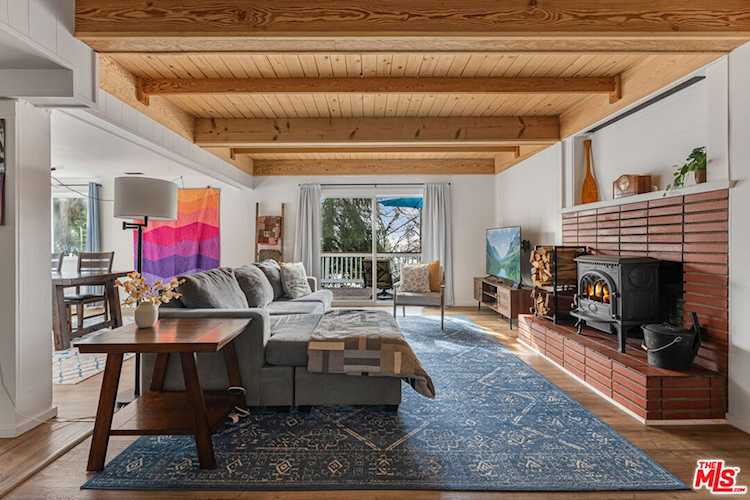 2595 Sunset Dr, Running Springs, CA 92382