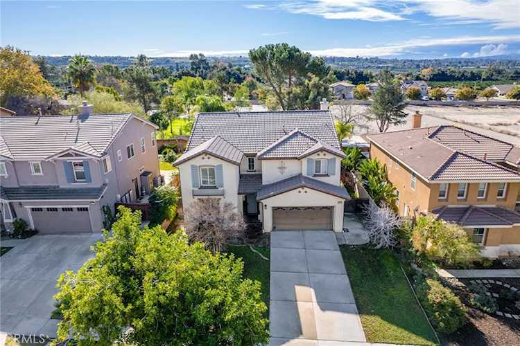 31271 Moss, Mentone, CA 92359