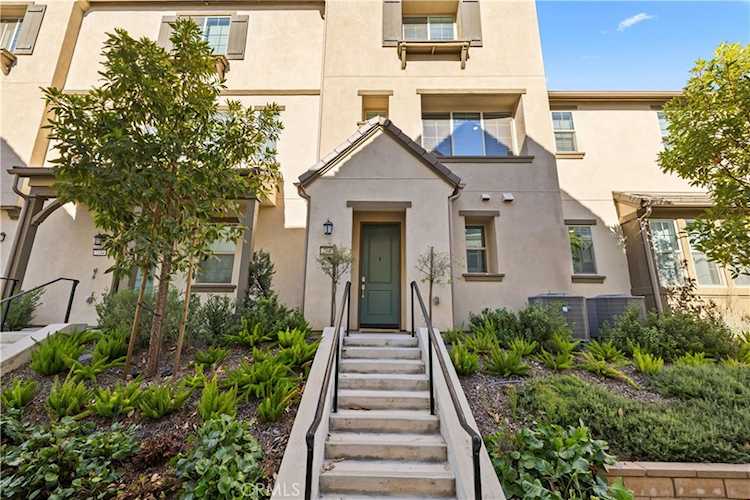 2142 Emerald Grotto, Upland, CA 91786