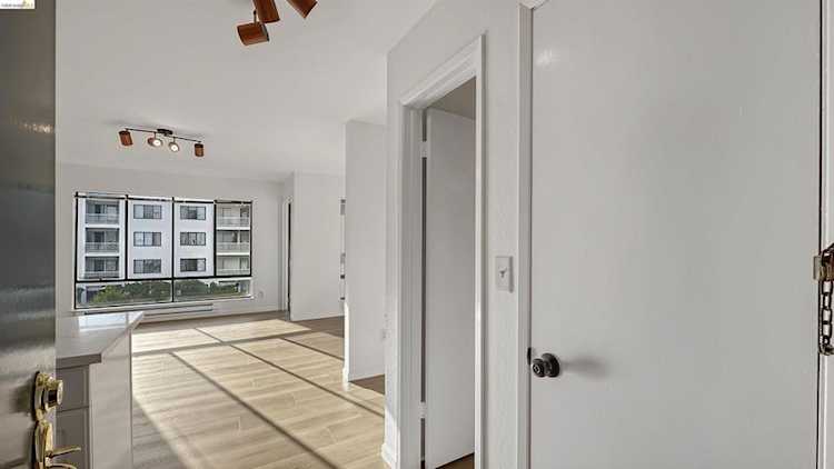 4 Anchor Drive #F331, Emeryville, CA 94608-1557