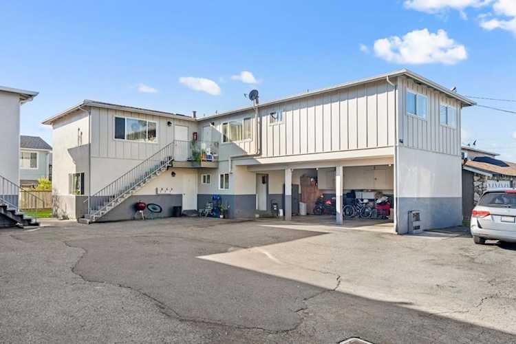 466 Willow Ave, Half Moon Bay, CA 94019