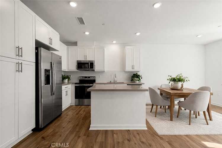 6123 Valentina Way #303, Eastvale, CA 92880