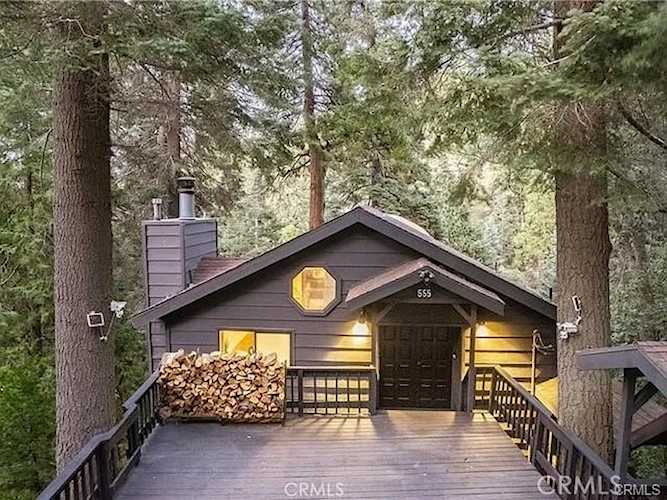 555 Dover Ct, Lake Arrowhead, CA 92352