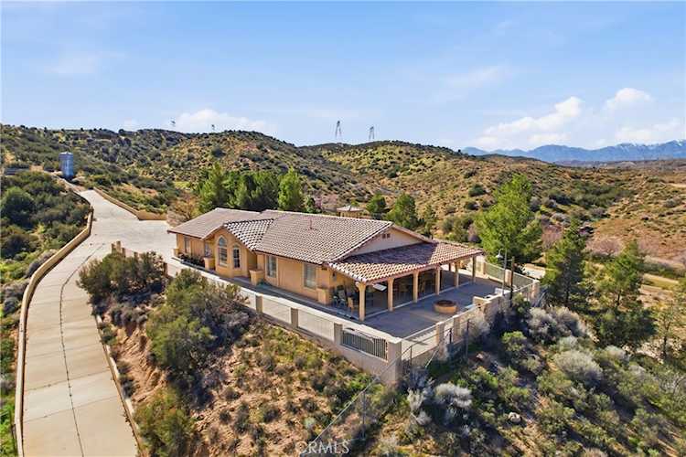 14455 Summit Valley, Hesperia, CA 92345