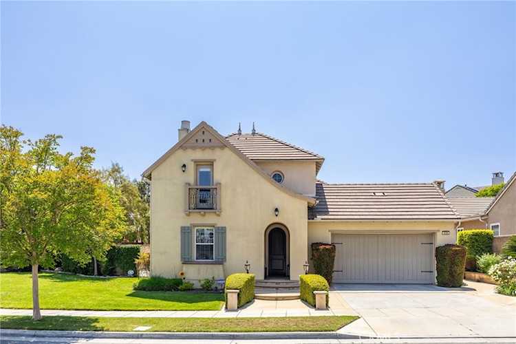 1526 Cole Ln, Upland, CA 91784