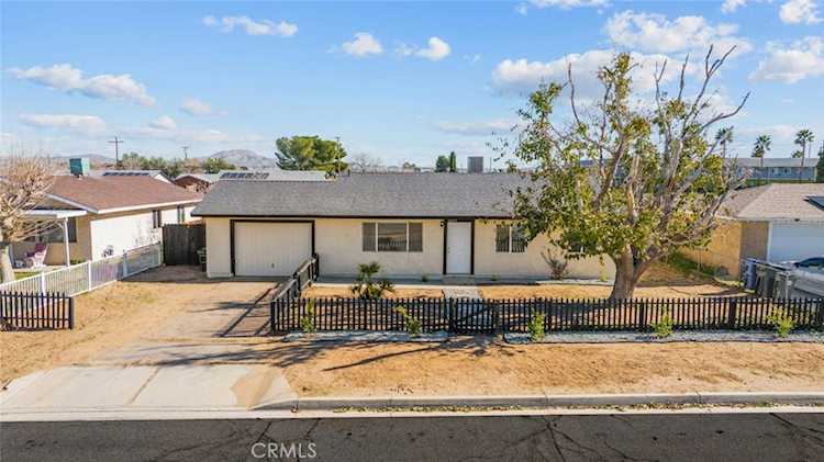 18215 Cherimoya, Adelanto, CA 92301