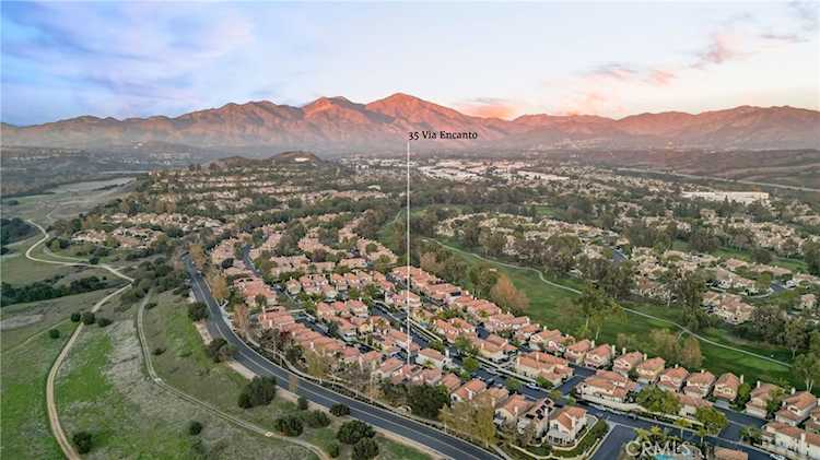 35 Via Encanto, Rancho Santa Margarita, CA 92688