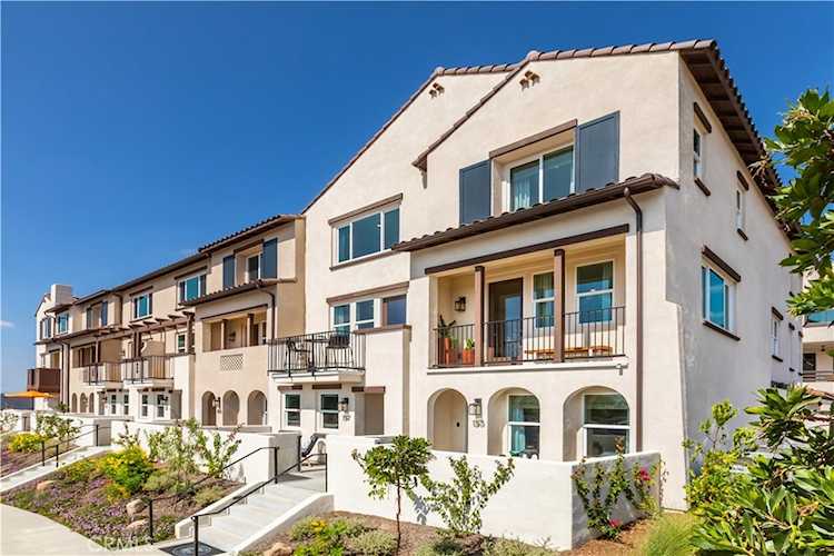 216 Stillwater Ln, Claremont, CA 91711