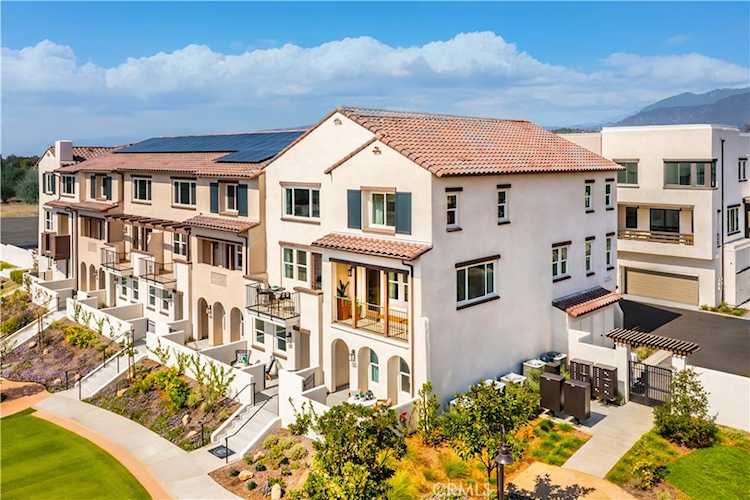 228 Stillwater Ln, Claremont, CA 91711