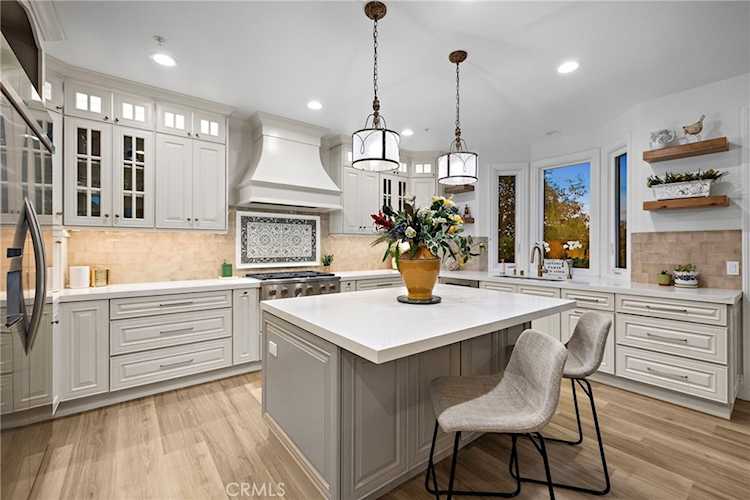 25702 Nellie Gail, Laguna Hills, CA 92653