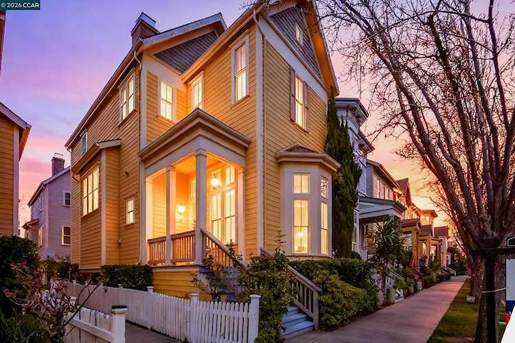 2069 Lewis St, Hercules, CA 94547