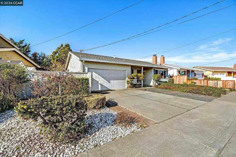 2075 Costa Ct, Pinole, CA 94564