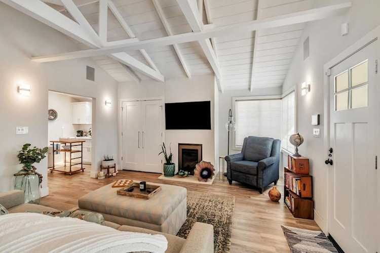 131 Carmel Ave, Pacifica, CA 94044