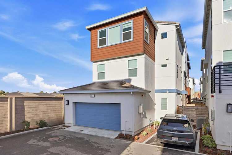 6056 Bullion Ln, Dublin, CA 94568