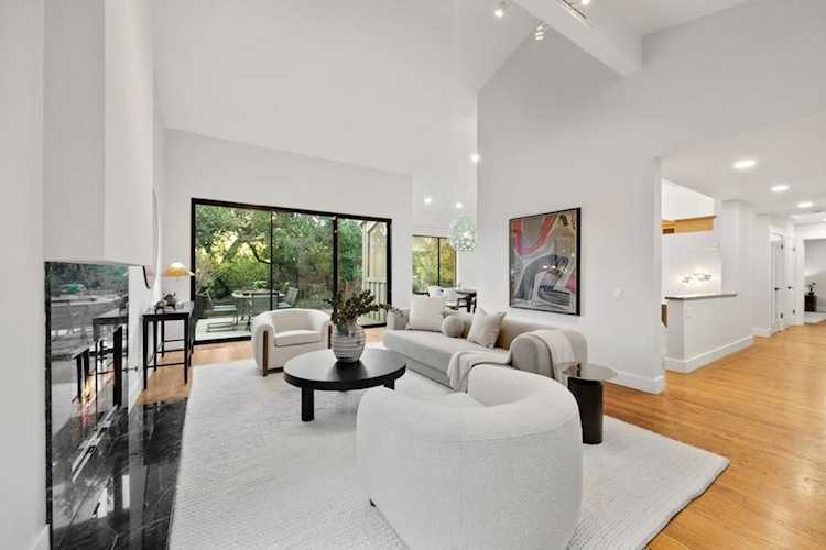 21 Valley Oak St, Portola Valley, CA 94028