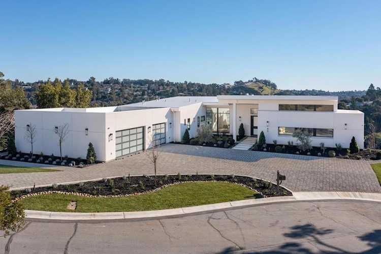 45 Calaveras Ct, Hillsborough, CA 94010