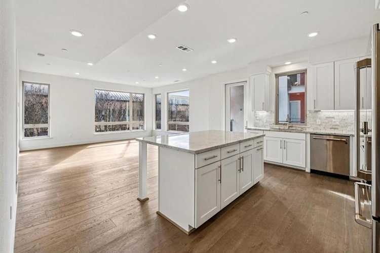 1058 Foster Square Ln #204, Foster City, CA 94404