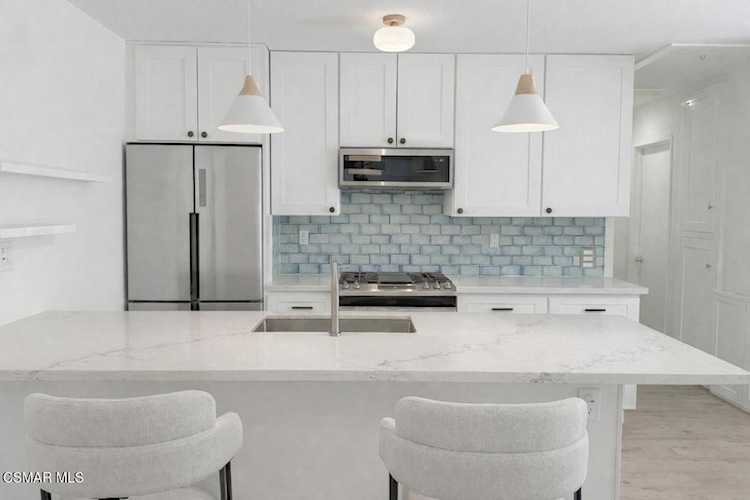 28810 Conejo View Dr, Agoura Hills, CA 91301