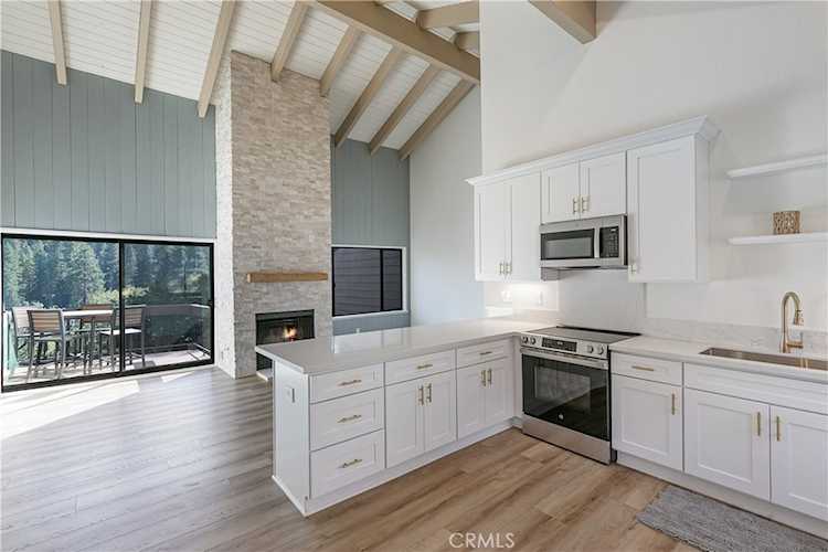27657 Peninsula Dr #131, Lake Arrowhead, CA 92352