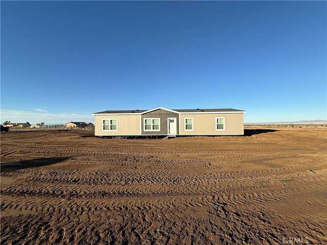 12823 Atsina Rd., Phelan, CA 92371