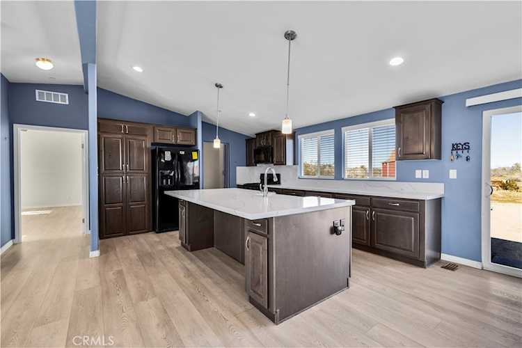 55925 Vallihi Dr, Landers, CA 92285