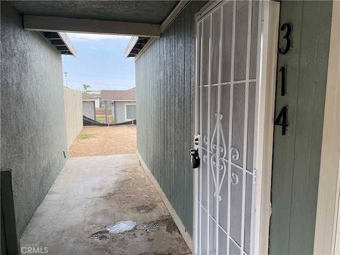 113 W Fredricks St, Barstow, CA 92311