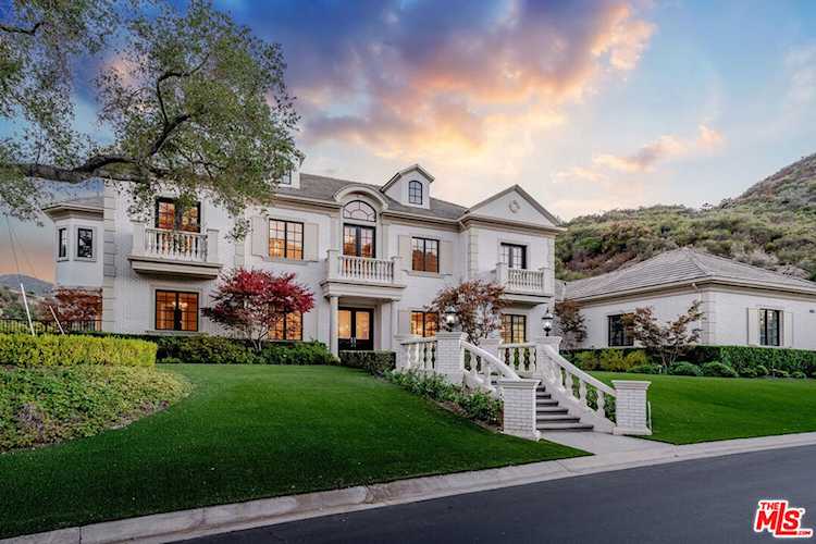 3063 W Stafford Rd, Thousand Oaks, CA 91361