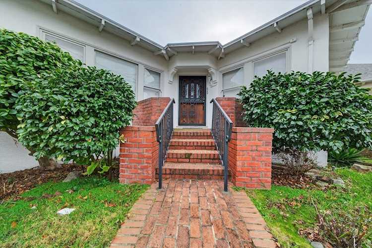 629 66th, Oakland, CA 94609-1003