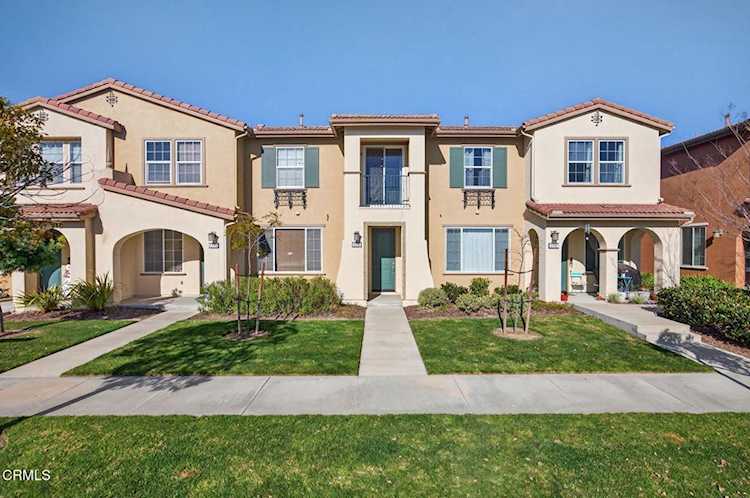 2715 Smokey Mountain Dr, Oxnard, CA 93036