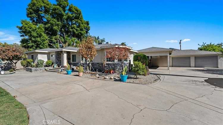 2681 Valencia Ave, San Bernardino, CA 92404