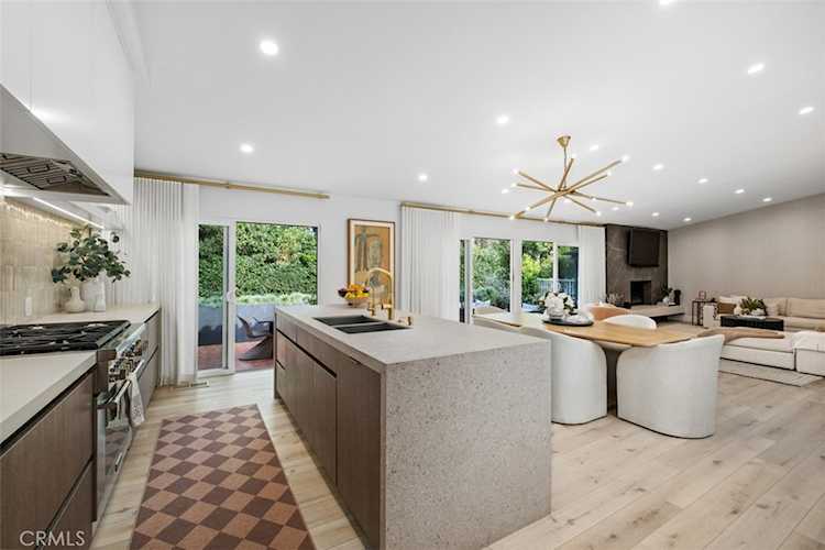 358 Vista Madera, Newport Beach, CA 92660