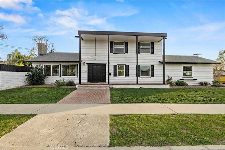 10228 Amestoy, Northridge, CA 91325