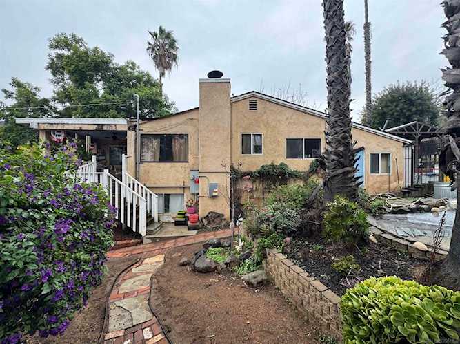 8468 Golden Ridge Rd, Lakeside, CA 92040