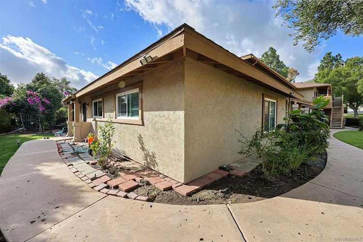 8035 Calle Fanita, Santee, CA 92071