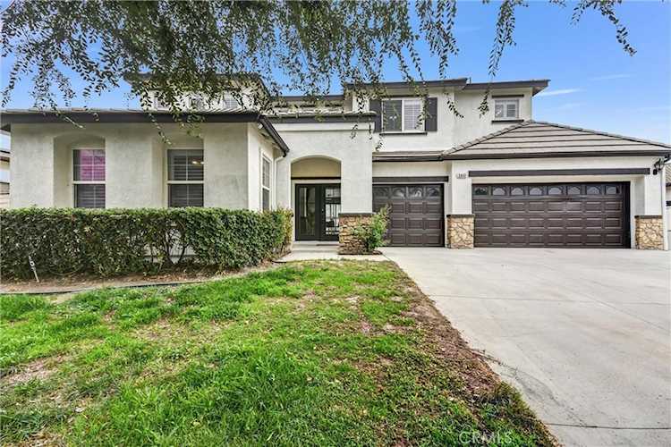 5840 Redhaven Street, Eastvale, CA 92880