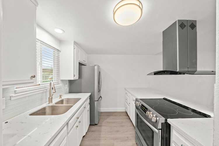 5696 Hillsdale Blvd, Sacramento, CA 95842