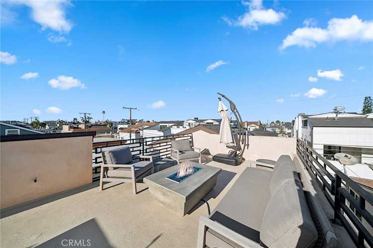 417 1/2 Poinsettia Ave, Corona Del Mar, CA 92625